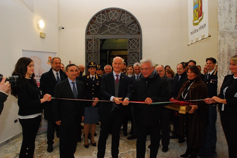 Mostra fotografica della Polizia Scientifica “Frammenti di storia”.
