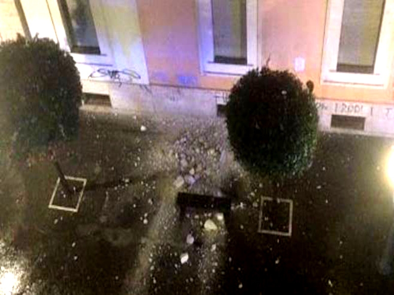 Salerno. Crolla cornicione a Corso Vittorio Emanuele