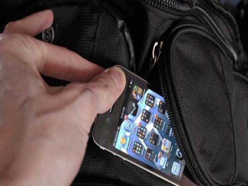 Battipaglia. 70enne ruba un cellulare, incastrato dalle videocamere