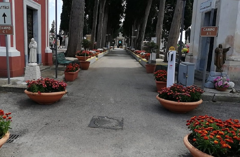 Eboli, riapre il cimitero. Orari e regole da rispettare