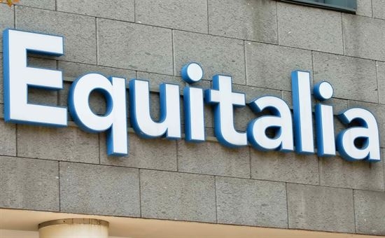 Befana amara per un imprenditore Battipagliese. Cartella di Equitalia nella calza