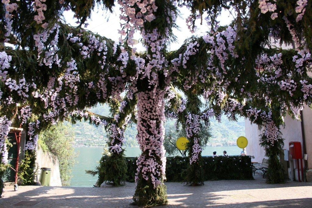 Expo, la festa dei fiori con l’infiorata salernitana