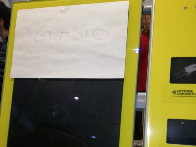 Battipaglia. Totem guasto, disagi all’ufficio postale