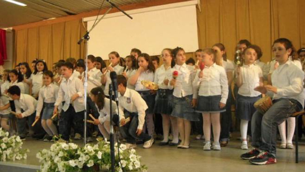 “Un testo per noi”, il concorso internazionale indetto dal Coro Piccole Colonne di Trento, premia la scuola primaria “San Francesco Saverio” di Sarno.