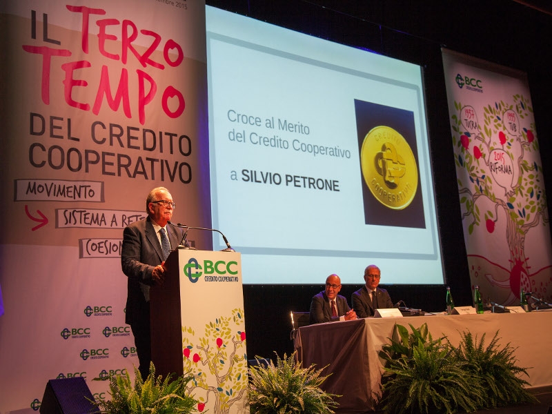 Battipaglia. Conferita a Silvio Petrone, la Croce al Merito del Credito Cooperativo