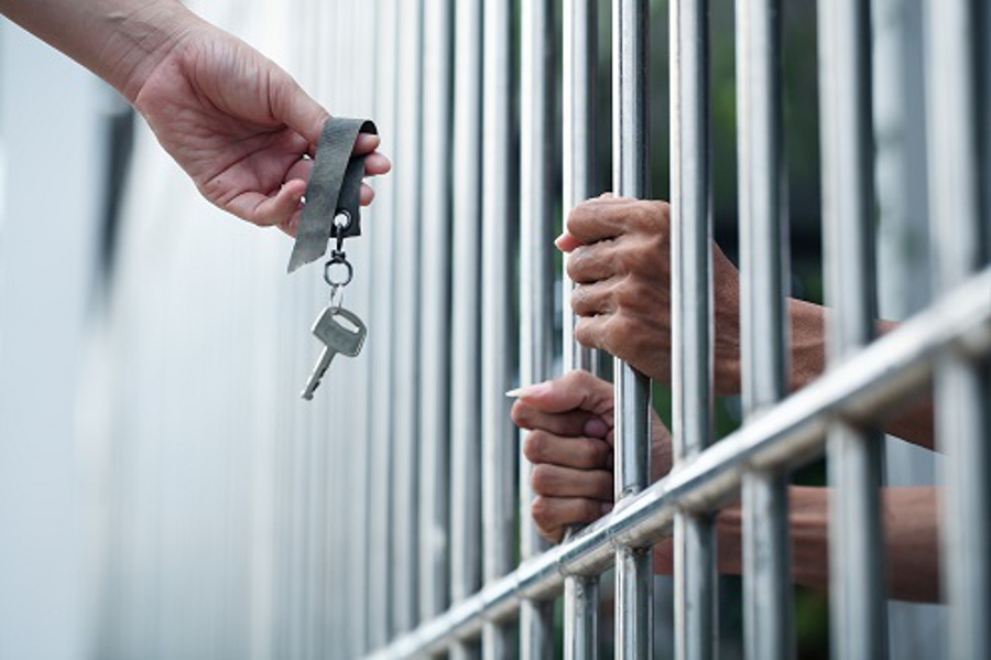 Battipaglia – droga. Ordine di scarcerazione per il poliziotto arrestato lo scorso Ottobre