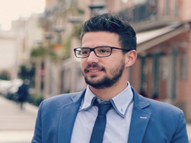 Battipaglia. Il consigliere comunale Alessio Cairone chiede provvedimenti riguardo il cattivo odore che pervade la città