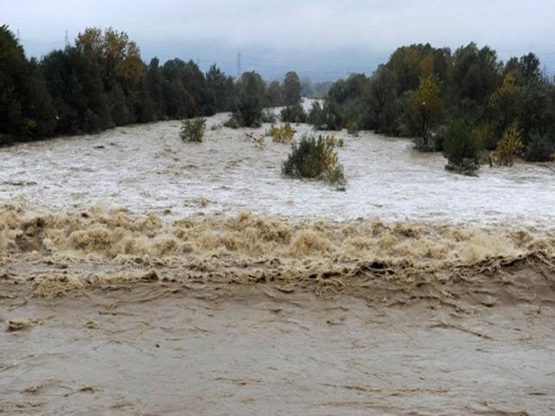 Salerno. Esonda il torrente “Mercatello”, danni e paura nel quartiere Mariconda