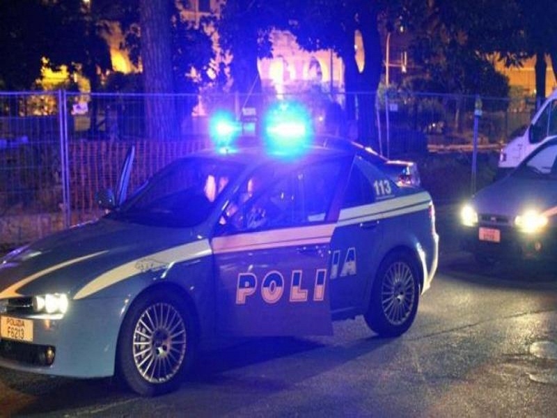 Salerno, Polizia di Stato: spacciatore sorpreso a Piazza San Francesco, arrestato.
