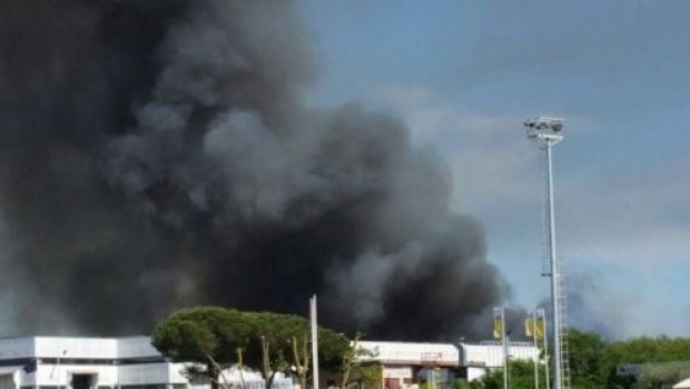 Battipaglia: La “Sele Ambiente” distrutta dalle fiamme