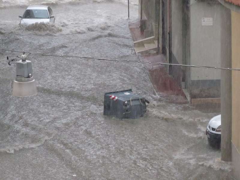 Salerno. La pioggia paralizza e provoca danni ingenti per tutta la provincia