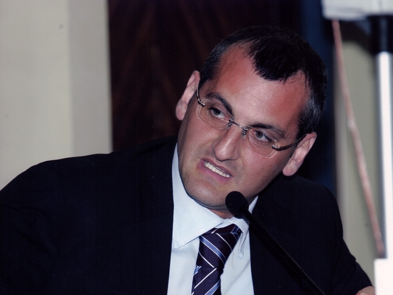 Eboli, Cariello “Antonio Cuomo chieda scusa agli ebolitani. Non ha fatto altro che curare i suoi interessi personali”