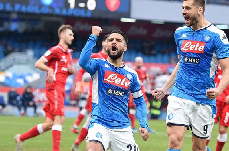 Napoli avanti in Coppa Italia, doppietta Insigne