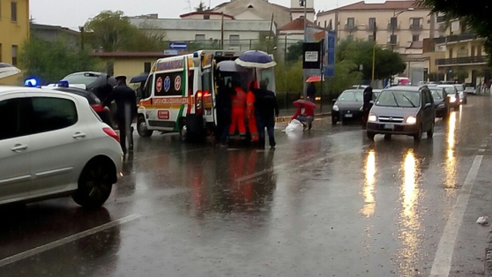 Eboli, investita donna di 86 anni sulla statale 19