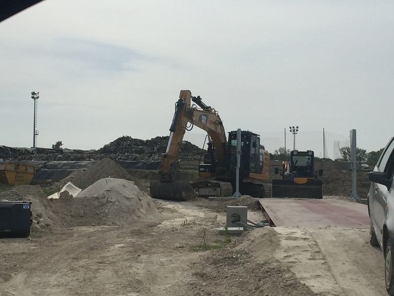 Eboli. Iniziata la rimozione delle ecoballe da Coda di Volpe. Soddisfatto Infante