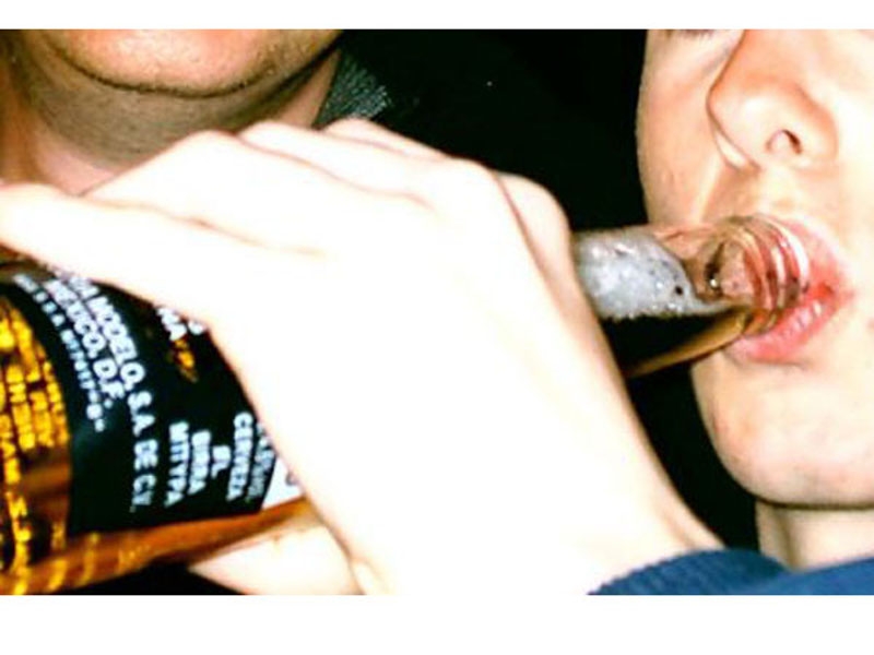 Battipaglia. Allarme sul consumo di alcol tra minori. “Beviamo perché non possiamo fare altro”