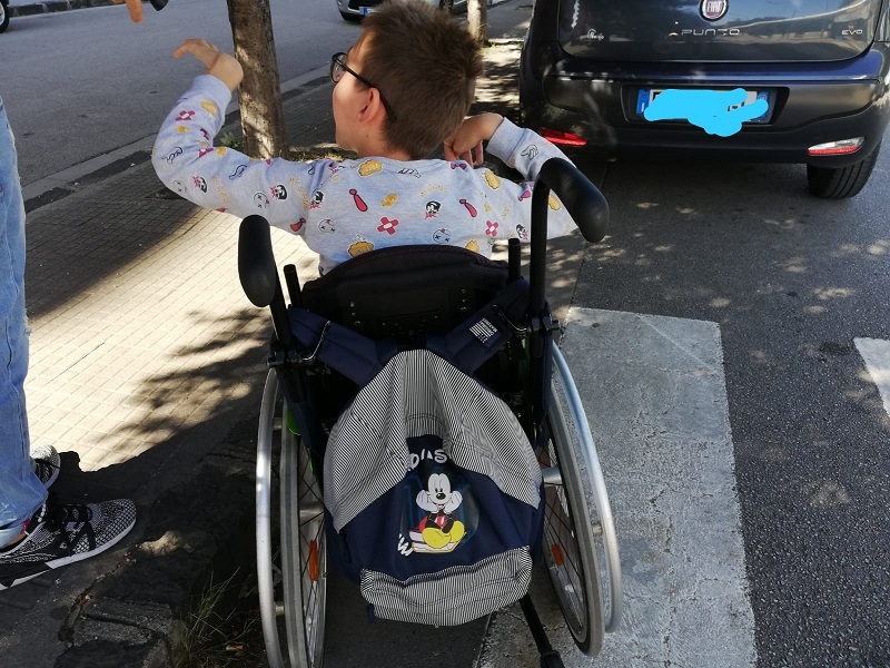 Battipaglia. Scuola senza ascensore, bambino disabile resta a casa -VIDEO-