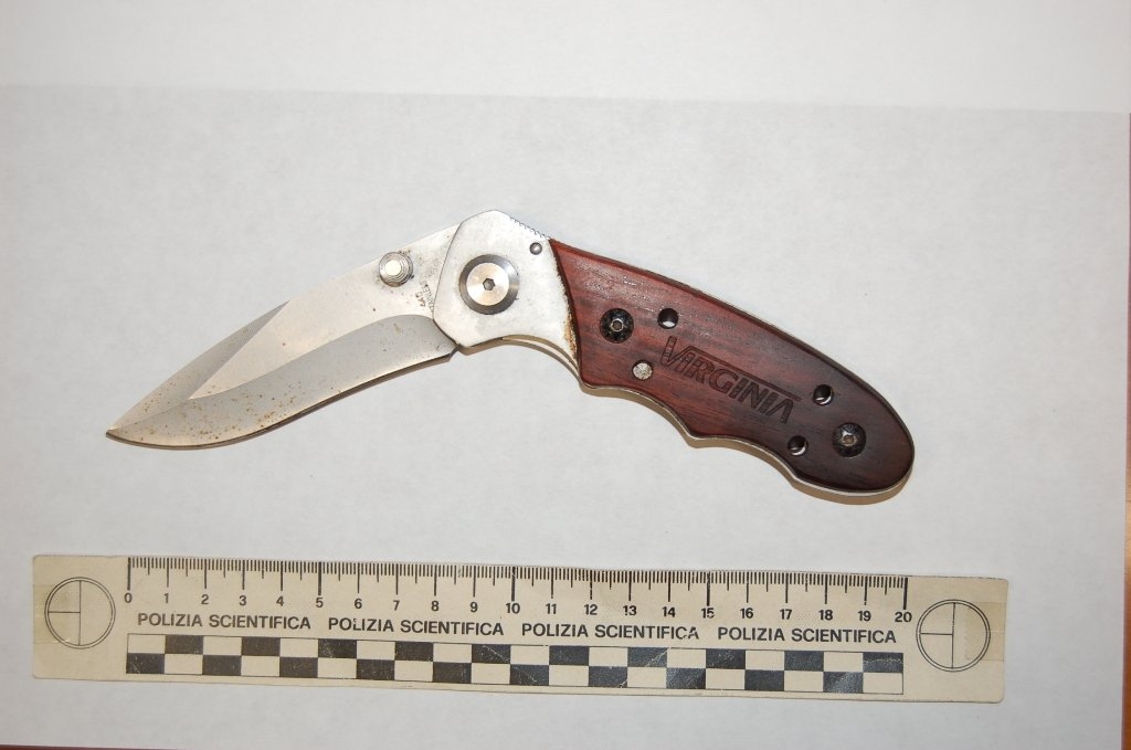 Salerno, denunciato un minorenne, trovato in possesso di un coltello a serramanico