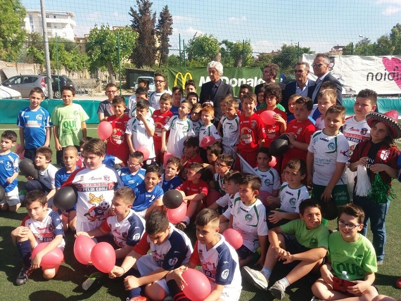 Battipaglia. Gianni Rivera fa visita ai ragazzi della Scuola Calcio Spes