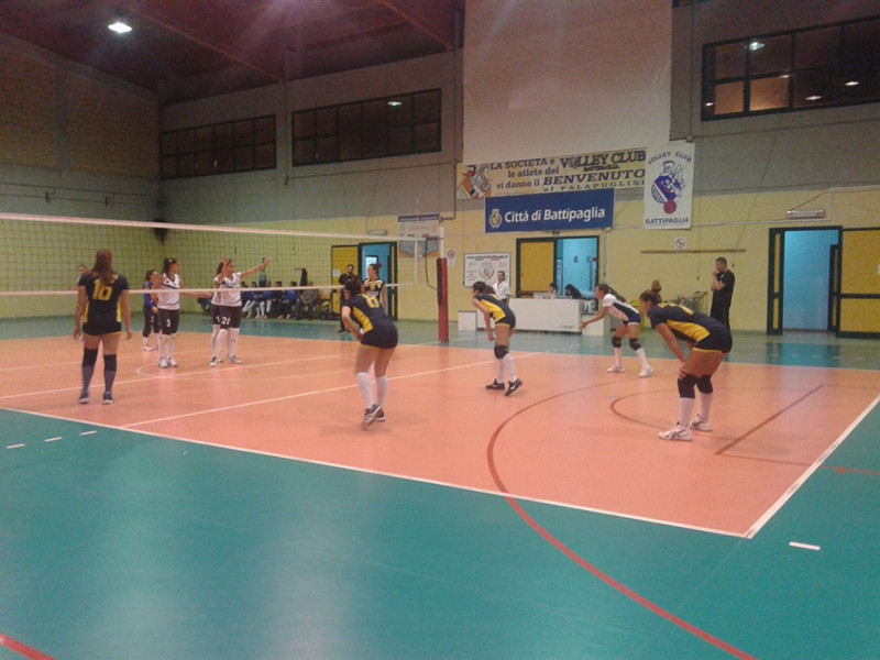 La Battipagliese Volley sconfitta dalla Cus Napoli. Al Palapuglisi contestato l’ arbitraggio dal pubblico