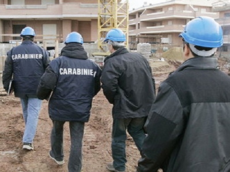 Controlli nei cantieri nella valle dell’Irno. Undici denunce