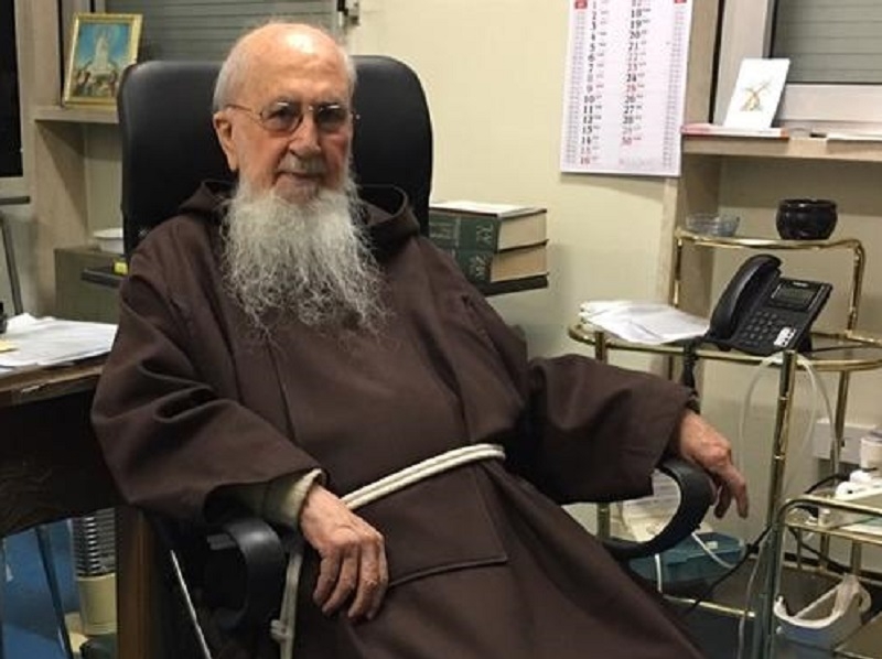 Salerno piange padre Candido Gallo