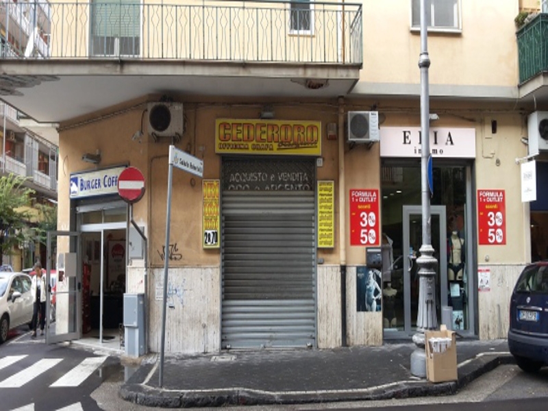 Salerno, rapina a un “Compro Oro” di Torrione