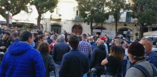 Salerno. Misure anti Covid, i commercianti protestano contro le restrizioni