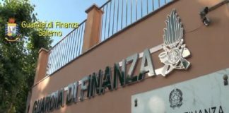 Salerno. Cover accessori telefonia, le Fiamma Gialle sequestrano 10mila articoli non a norma