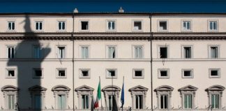 Covid 19, restrizioni natalizie. Il Governo ipotizza dal 24 al 3 gennaio Italia zona rossa, stasera nuovo vertice.