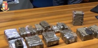 Salerno. Arrestato per spaccio di stupefacenti, rinvenuti 6 kg di hashish e 7 kg di marjuana