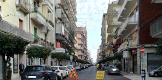 Battipaglia. Lavori, stamani chiusa via Mazzini. Proteste dei commercianti nel primo giorno dei saldi