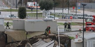 Napoli. Si apre voragine nel parcheggio dell’ospedale del Mare