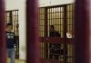 Tensione nel penitenziario di Salerno, agente colpito durante un controllo in cella