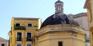 Salerno. “É amore vero”: la prima installazione luminosa è di Pietro Ballero