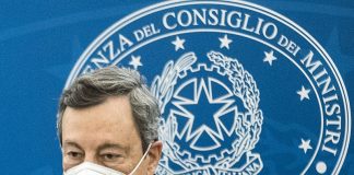 Covid. Draghi, nuovo decreto. Obbligo vaccinale per gli over 50. Media e Superiore, in Dad con 4 contagiati