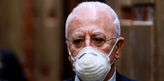 Eventi conviviali. De Luca: consentito accogliere i commensali, ma con regole