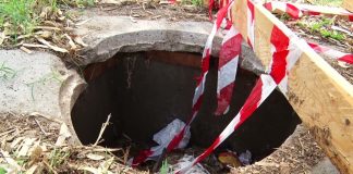 Battipaglia. Parcheggio PalaZauli, proteste per un tombino lasciato aperto (Video)