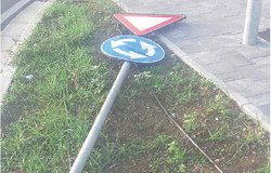 Eboli. Maltempo pericoloso: volano via i cartelli stradali segnali stradali eboli