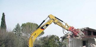 Battipaglia. Abbattimento ex materassificio di via Catania: nasce il “Polo Territoriale della Carità”