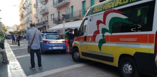 Battipaglia. Rissa tra due “bande” di giovinastri in via Italia, 18enne in ospedale con ferita da taglio
