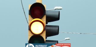 Battipaglia. Via Spineta, semaforo ancora fuori uso (video)