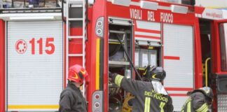 Battipaglia. Ultima ora, auto in fiamme in via del Centenario