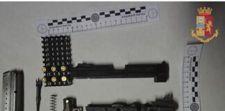 Salerno. Porto abusivo di arma da fuoco e spaccio: arrestati padre e figlia