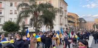 Battipaglia. Corteo per la pace in Ucraina, tutti contro l’invasione russa