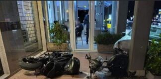 Battipaglia. Parco delle Magnolie, autovettura distrugge una moto e il porticato di un palazzo