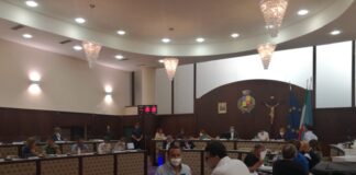 Battipaglia. Caos in Consiglio Comunale, sfiorato lo scontro fisico sulla Pompa di Benzina