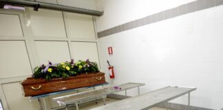 Battipaglia. Lambiase: “Ragazzo morto in ospedale da 5 settimane, si dia degna sepoltura”