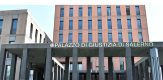 Salerno. Corruzione e fatture false: sospeso funzionario SIAE e due imprenditori