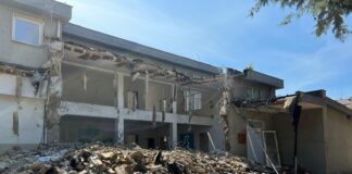 Battipaglia. I.C. Fiorentino, demolito l’edificio Padiglioni di Via De Gasperi